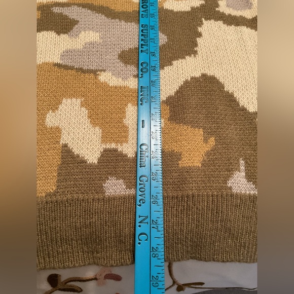 POL Women's V-Neck Camouflage Sweater - Olive, Beige, Cream NWOT - Picture 6 of 7